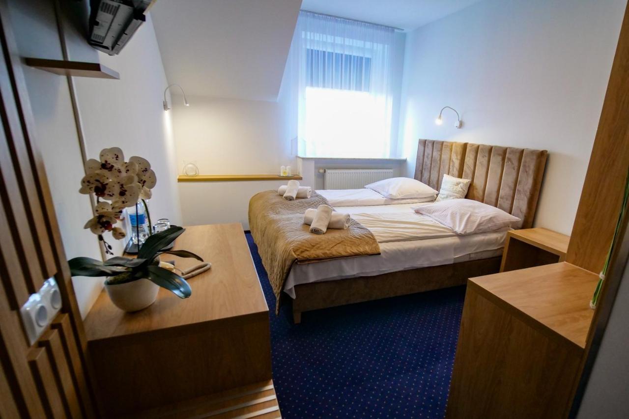Hotel Duet Холм Екстер'єр фото