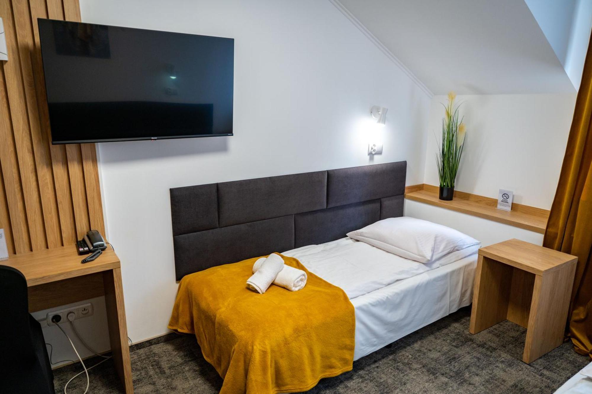 Hotel Duet Холм Екстер'єр фото