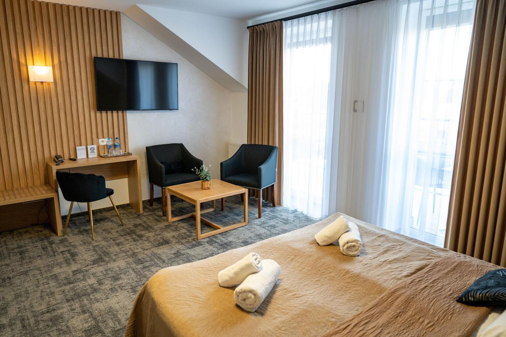 Hotel Duet Холм Екстер'єр фото