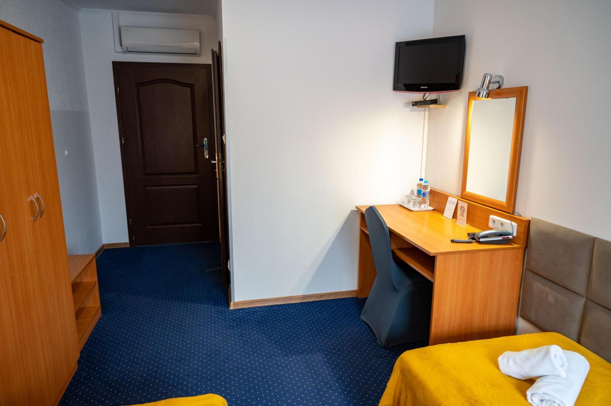 Hotel Duet Холм Екстер'єр фото